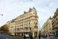 La répétition d'un module de façade d'Hausmann avec ses variantes fait les plus belles rues de Paris