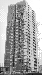 Figure 9.1b : Ronan Point, Canning Town, Londres, après.